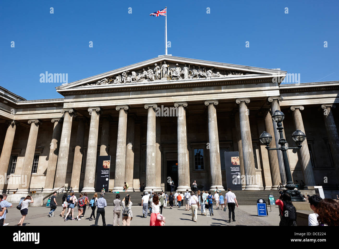Ingresso al British Museum di Londra Inghilterra REGNO UNITO Foto Stock