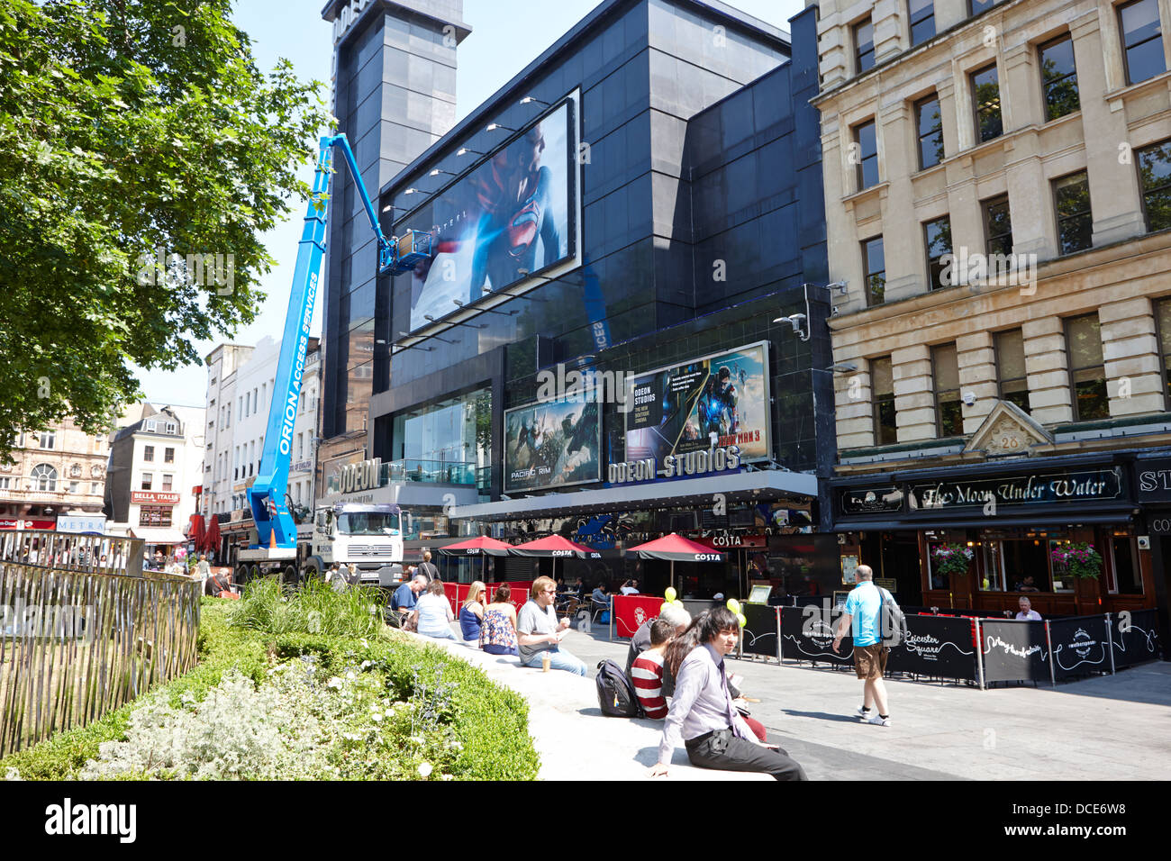 Cinema Odeon Leicester Square Londra Inghilterra REGNO UNITO Foto Stock