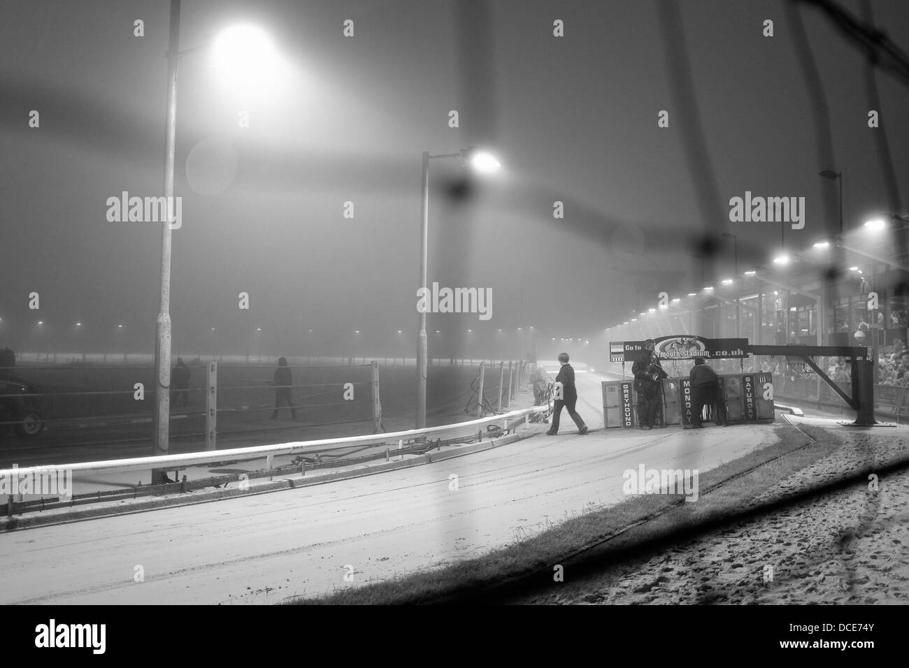 Il Greyhound Racing start line a Great Yarmouth cane via Foto Stock