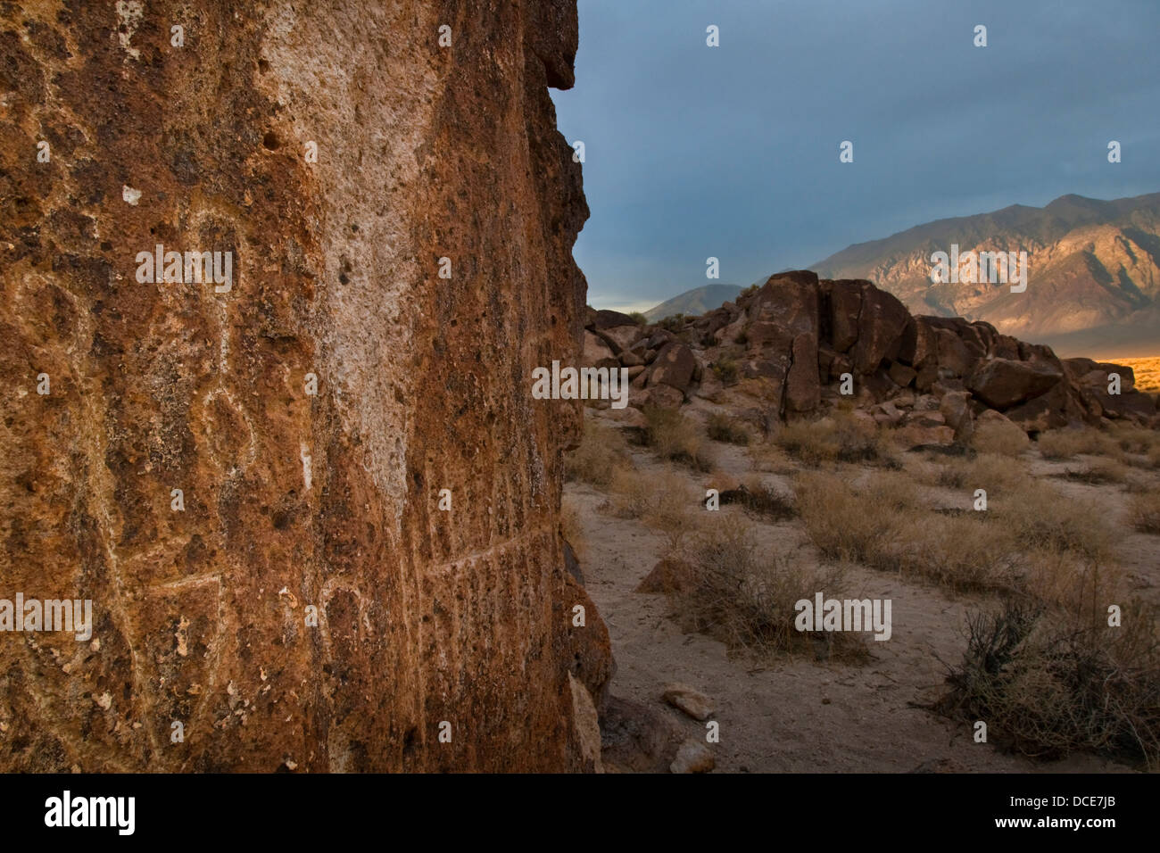 Nativi americani a petroglifi Red Canyon, vicino al Vescovo, Sierra orientale, California Foto Stock