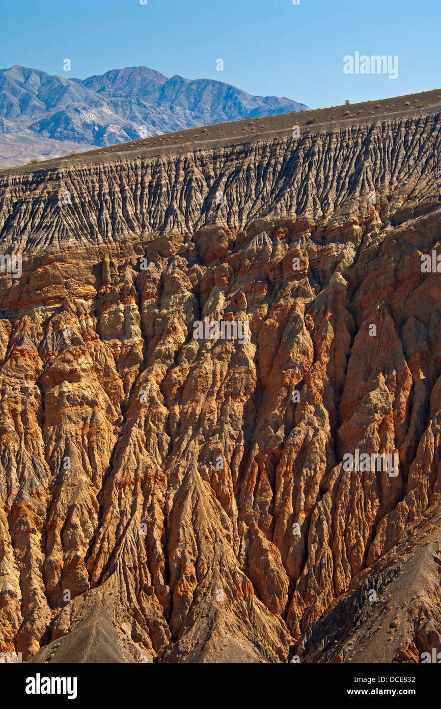 Ripide pareti del cratere Ubehebe, Parco Nazionale della Valle della Morte, California Foto Stock
