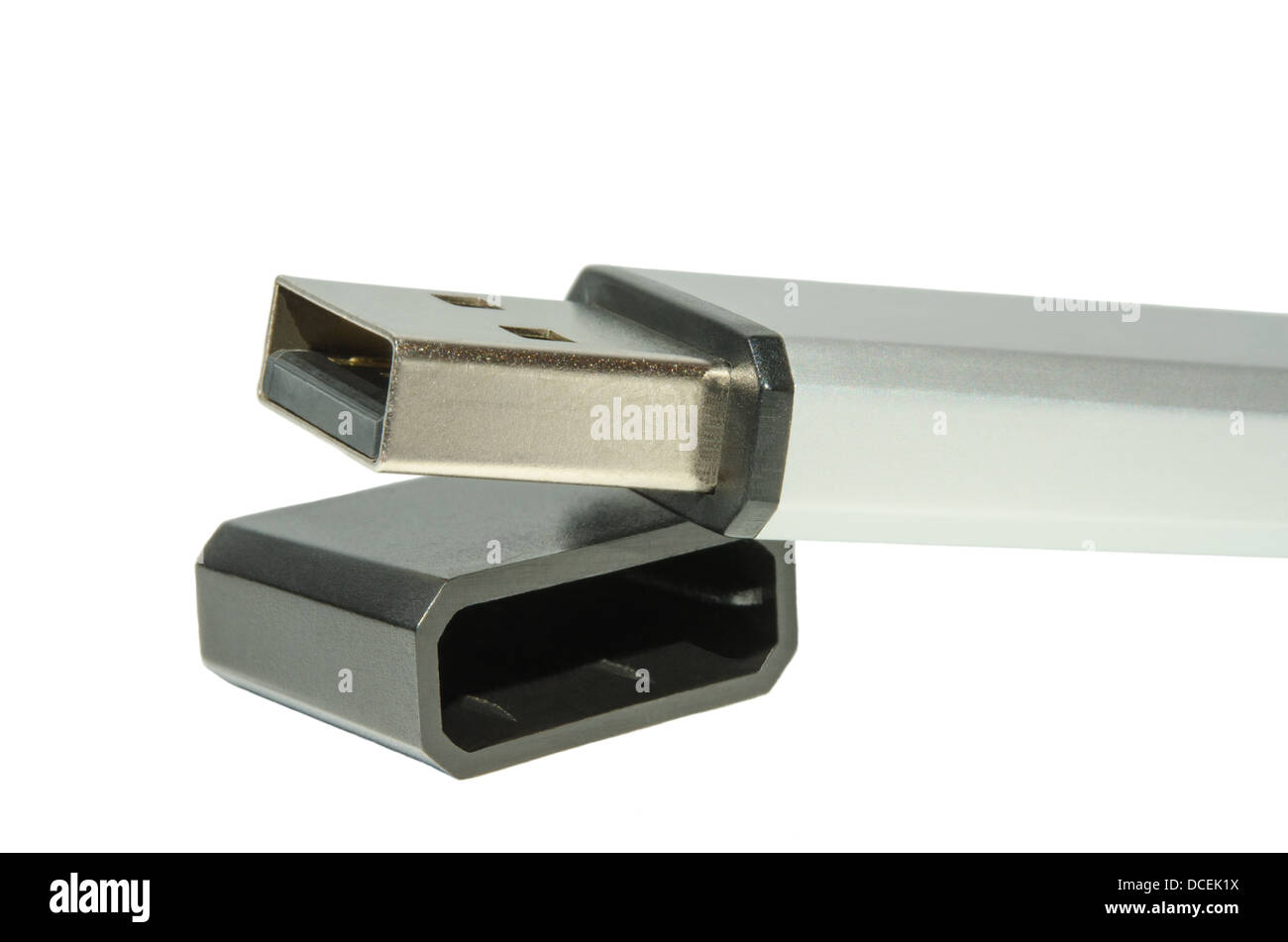 Generic USB flash drive con coperchio aperto isolato su bianco Foto Stock