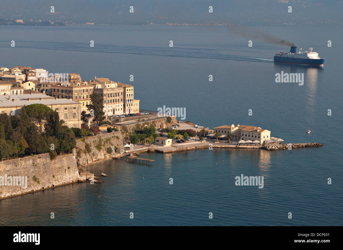 Vista dell'isola di Corfù e la città vecchia in Grecia Foto Stock
