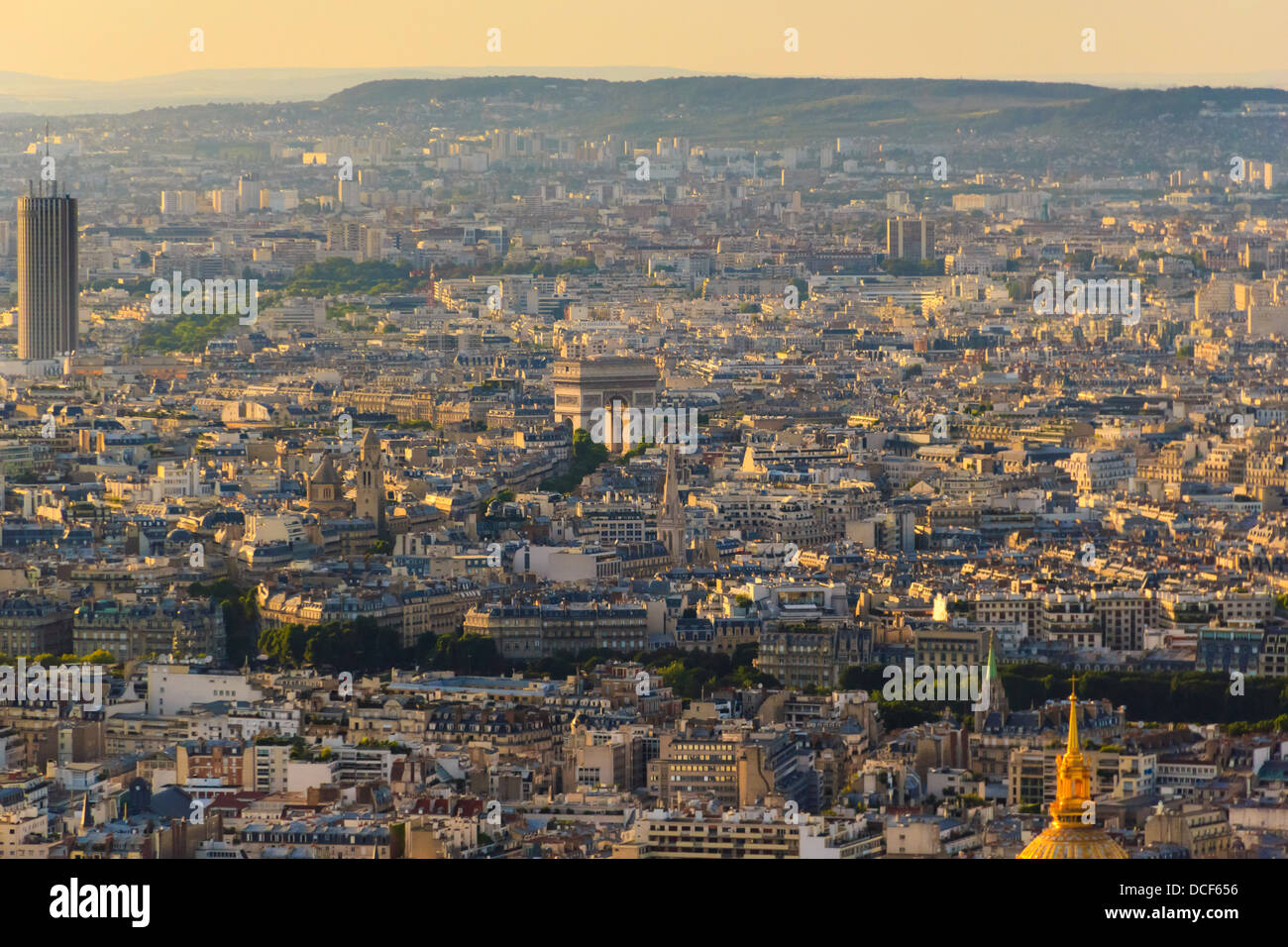 Paris skyline al tramonto visto dalla Tour Montparnasse, Parigi, Francia Foto Stock