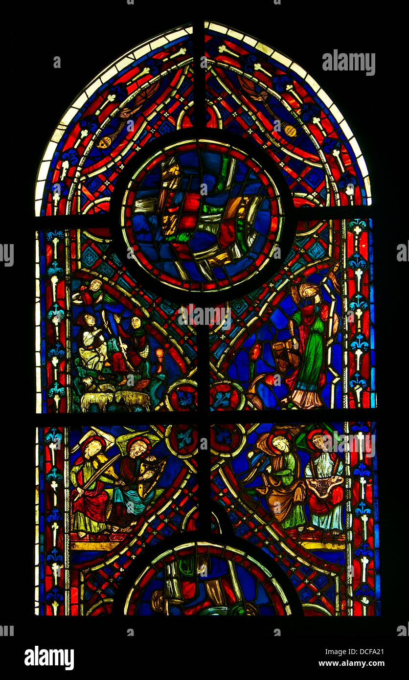 Finestra di vetro colorato, inizio periodo gotico, ca.1220, antica chiesa di Varennes-Jarcy, Île de France. Il annoucement al shep Foto Stock