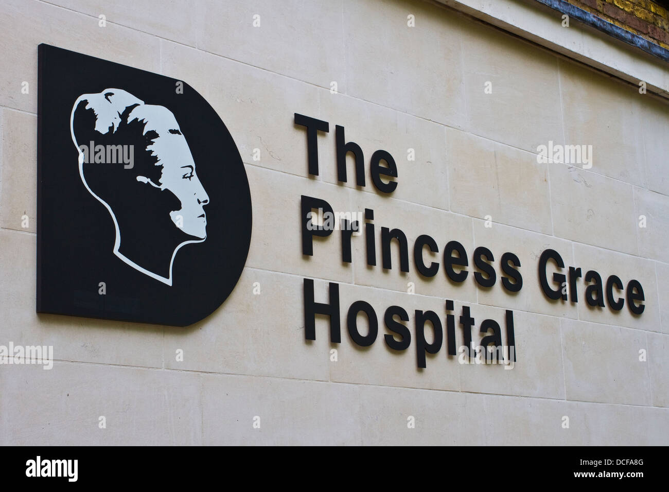 Il Centro Ospedaliero Princesse Grace firmare all'esterno dell'edificio, Londra Foto Stock