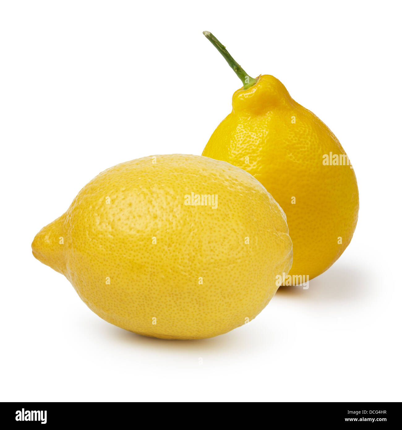 Mature giallo limone, isolati su sfondo bianco Foto Stock