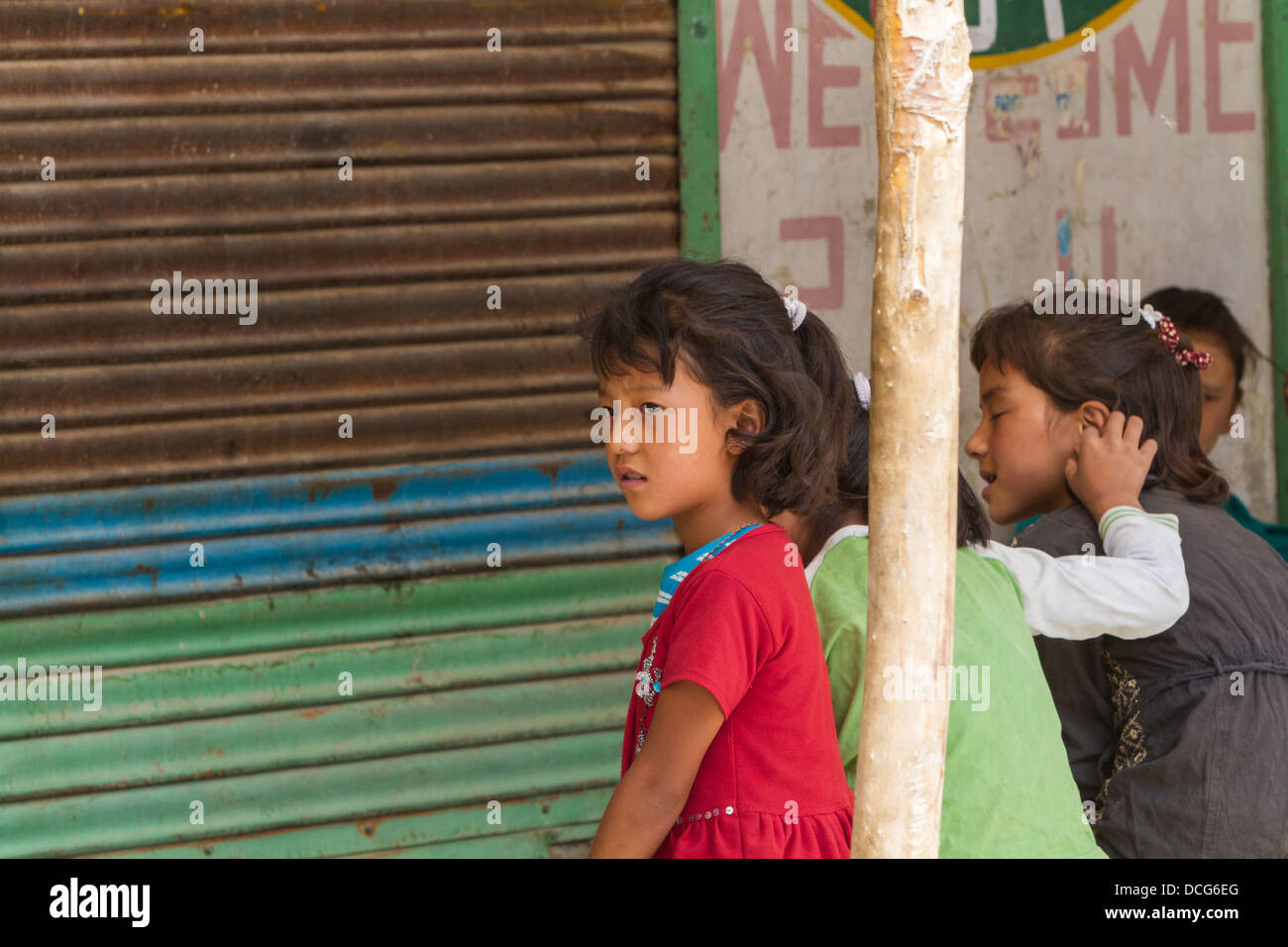 Bambino locale, girato durante un viaggio in India. Foto Stock