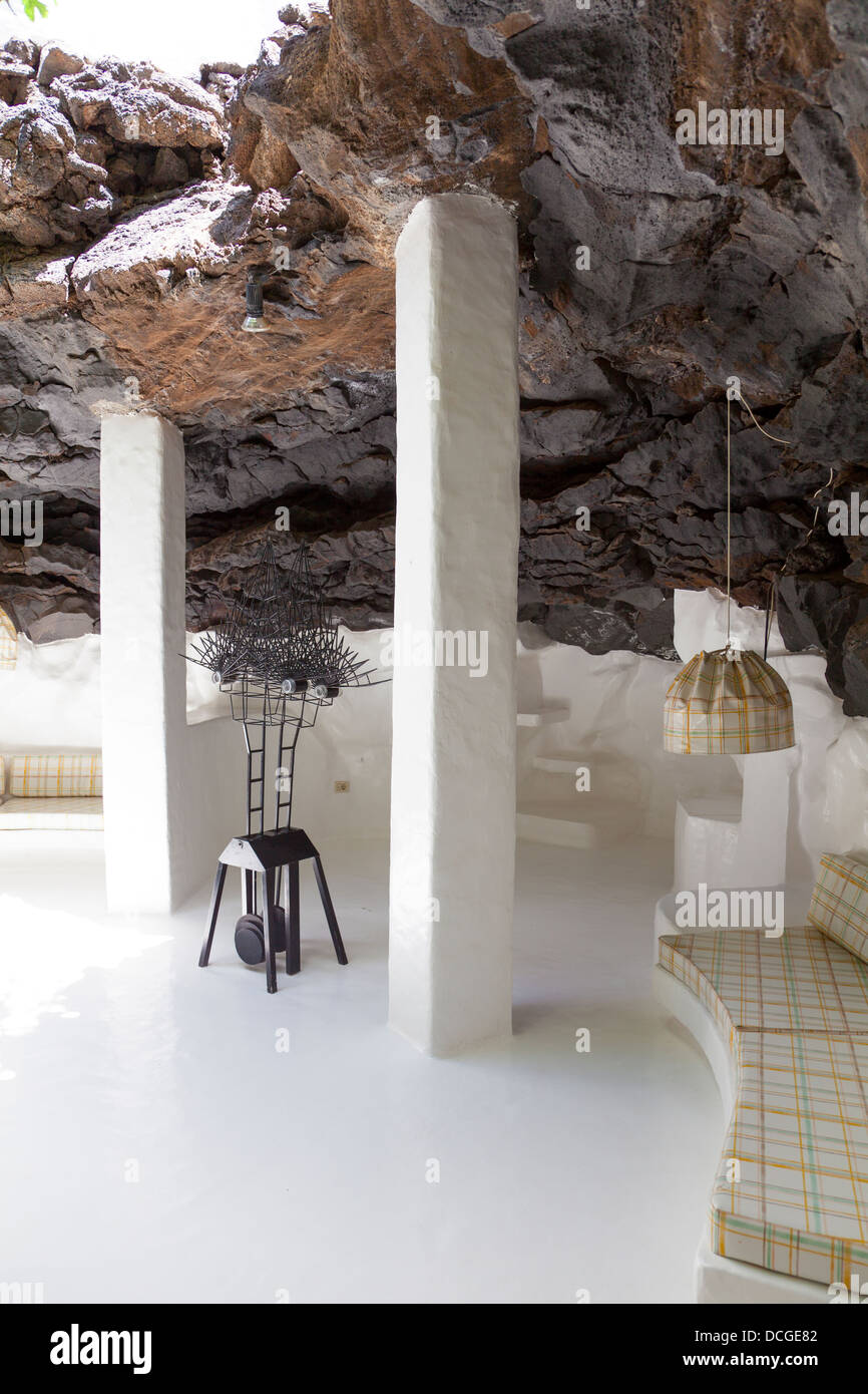 Uno degli spazi di vita creata all'interno della bolla vulcanica a César Manrique foundation, Lanzarote Foto Stock