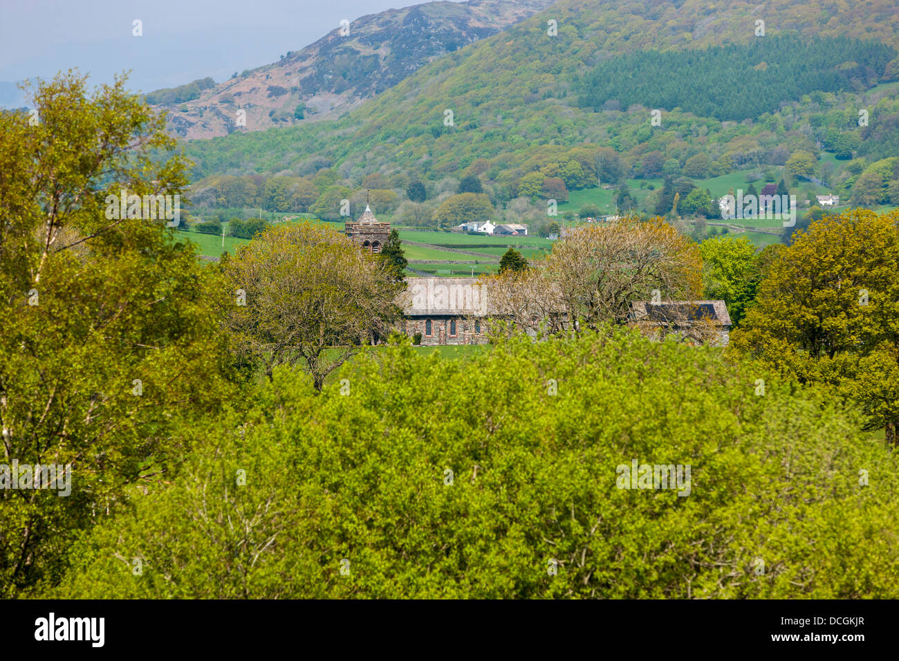 San Luca la chiesa vicino Lowick verde nel Parco Nazionale del Distretto dei Laghi, Cumbria, Regno Unito, Europa. Foto Stock