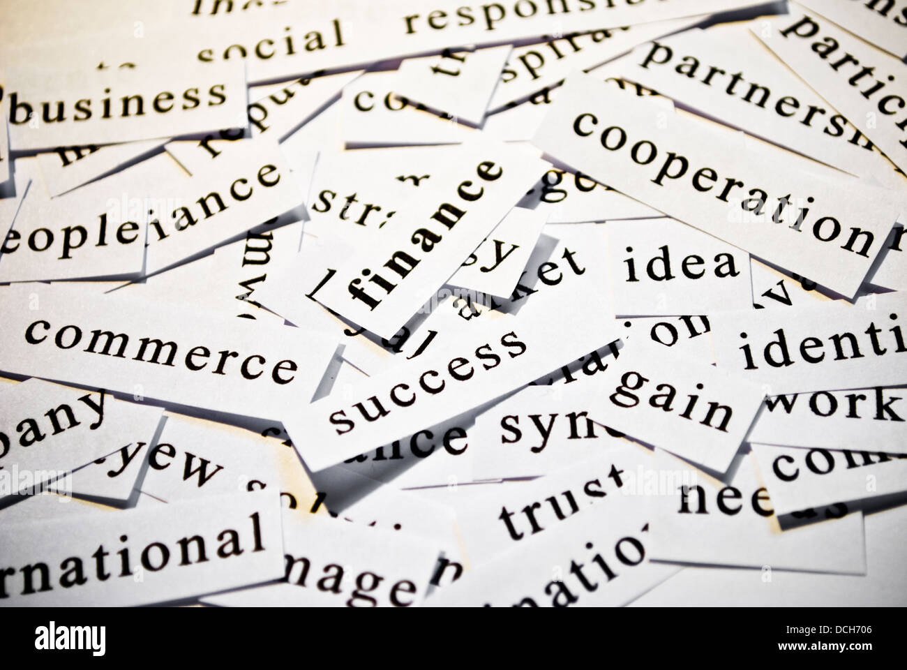 Finanza. Concetto di taglio-fuori parole correlate con le attività Foto Stock