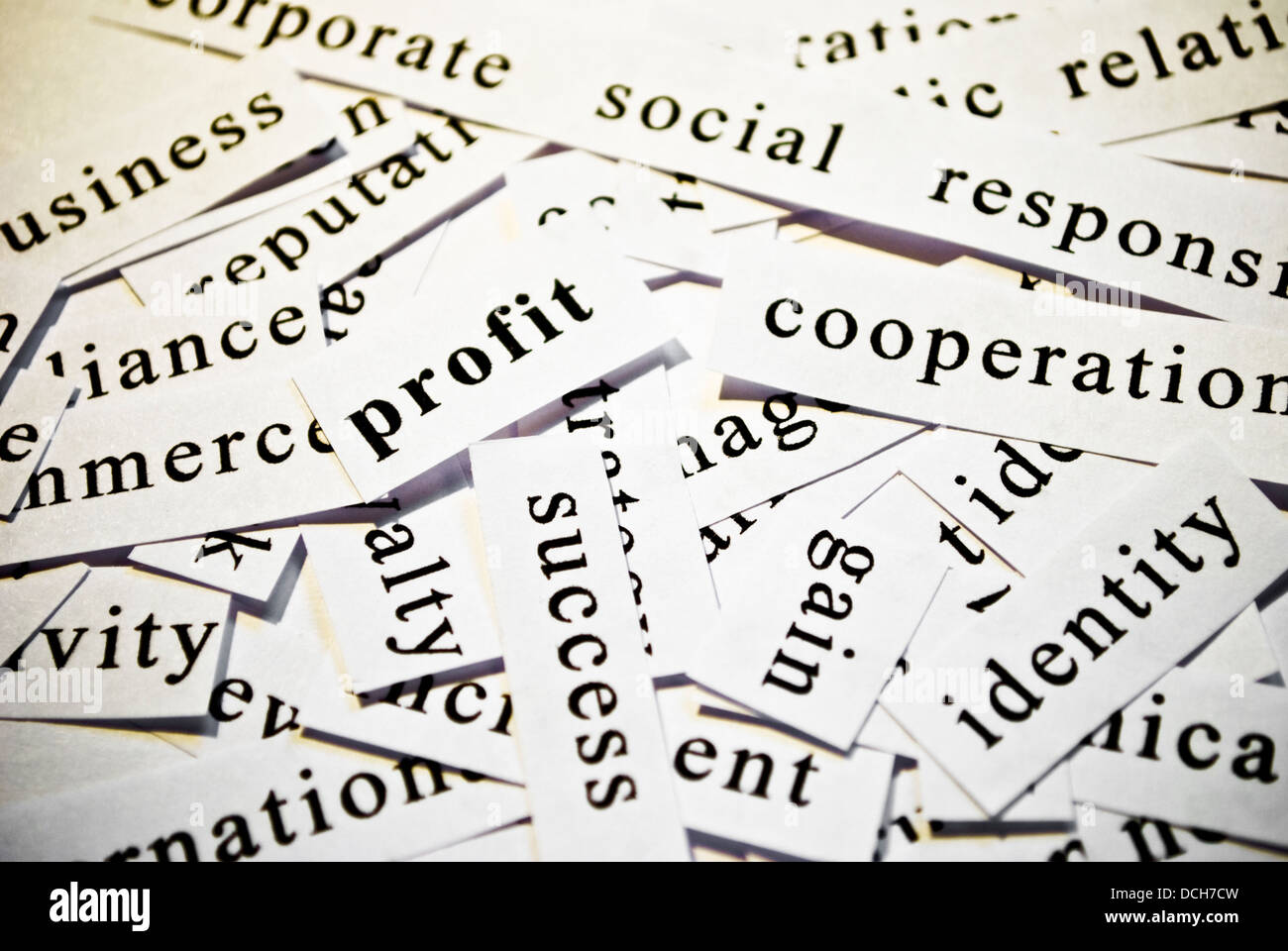 Il profitto. Concetto di taglio-fuori parole correlate con le attività Foto Stock