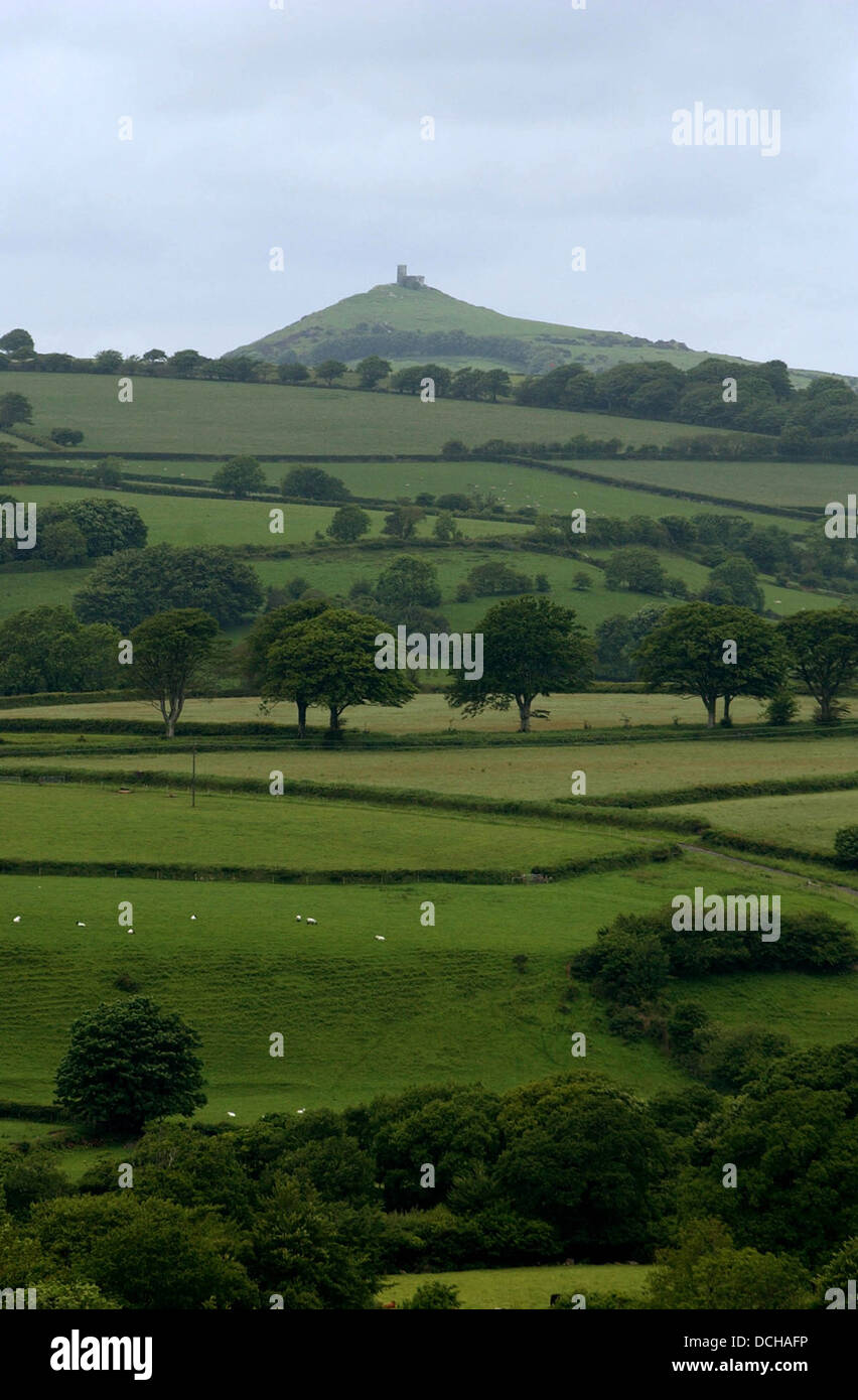 Brent Tor in lontananza sulle colline di Pietro Tavy su Datmoor Foto Stock