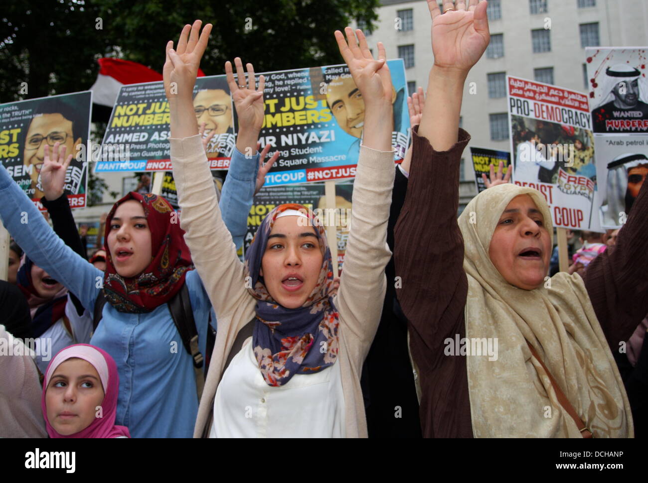 18 agosto 2013, Whitehall, Londra. Forum egiziano protesta degli attivisti in favore del deposto Mohamed morsi Foto Stock