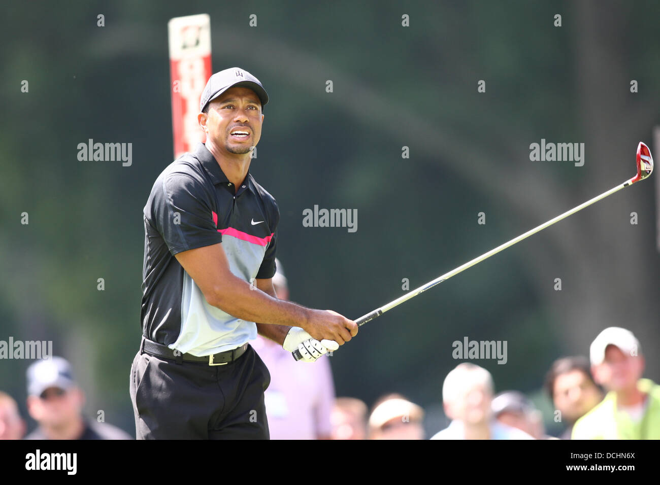 Tiger Woods (USA), 1 agosto 2013 - Golf : Tiger Woods degli Stati Uniti reagisce durante il primo turno del WGC-Bridgestone Invitational al South Course del Firestone Country Club di Akron, Ohio, Stati Uniti. (Foto di Thomas Anderson/AFLO) (giornale giapponese) Foto Stock