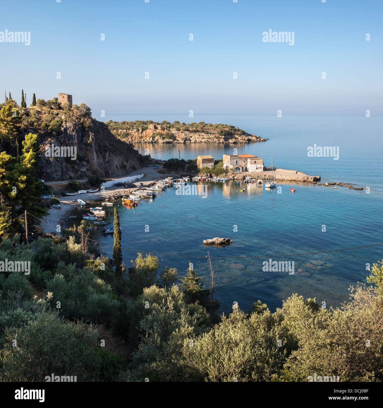 Kardamiyli Harbour, nella parte esterna di Mani, sud del Peloponneso, della Grecia. Foto Stock