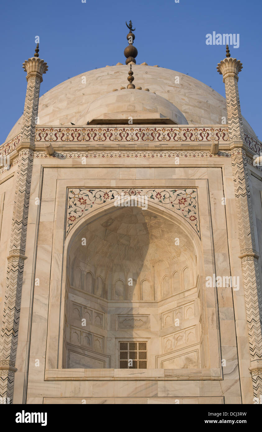 Taj Mahal bianco mausoleo di marmo - Agra, India Foto Stock