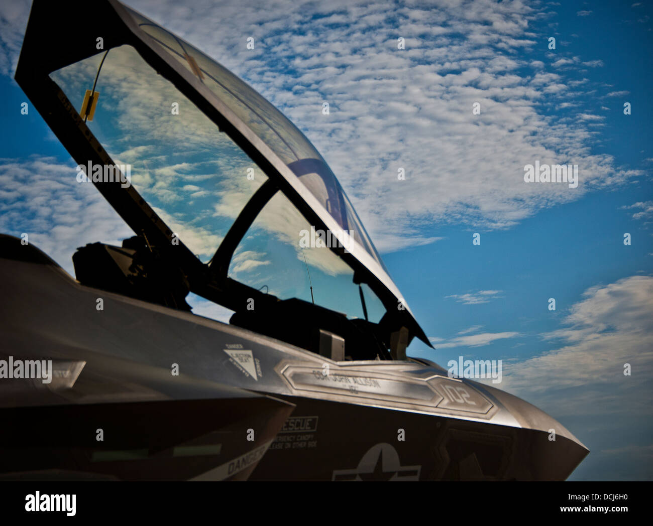 Il Primo la F-35C Lightning II sortie decolla dall'U.S. Navy F-35 Strike Fighter Squadron VFA 101 a Eglin Air Force Base, Fla. Agosto 14. I marinai sono stati sulla stazione per due anni pronti per la giornata avrebbero lanciato un vettore variante dei militari Foto Stock