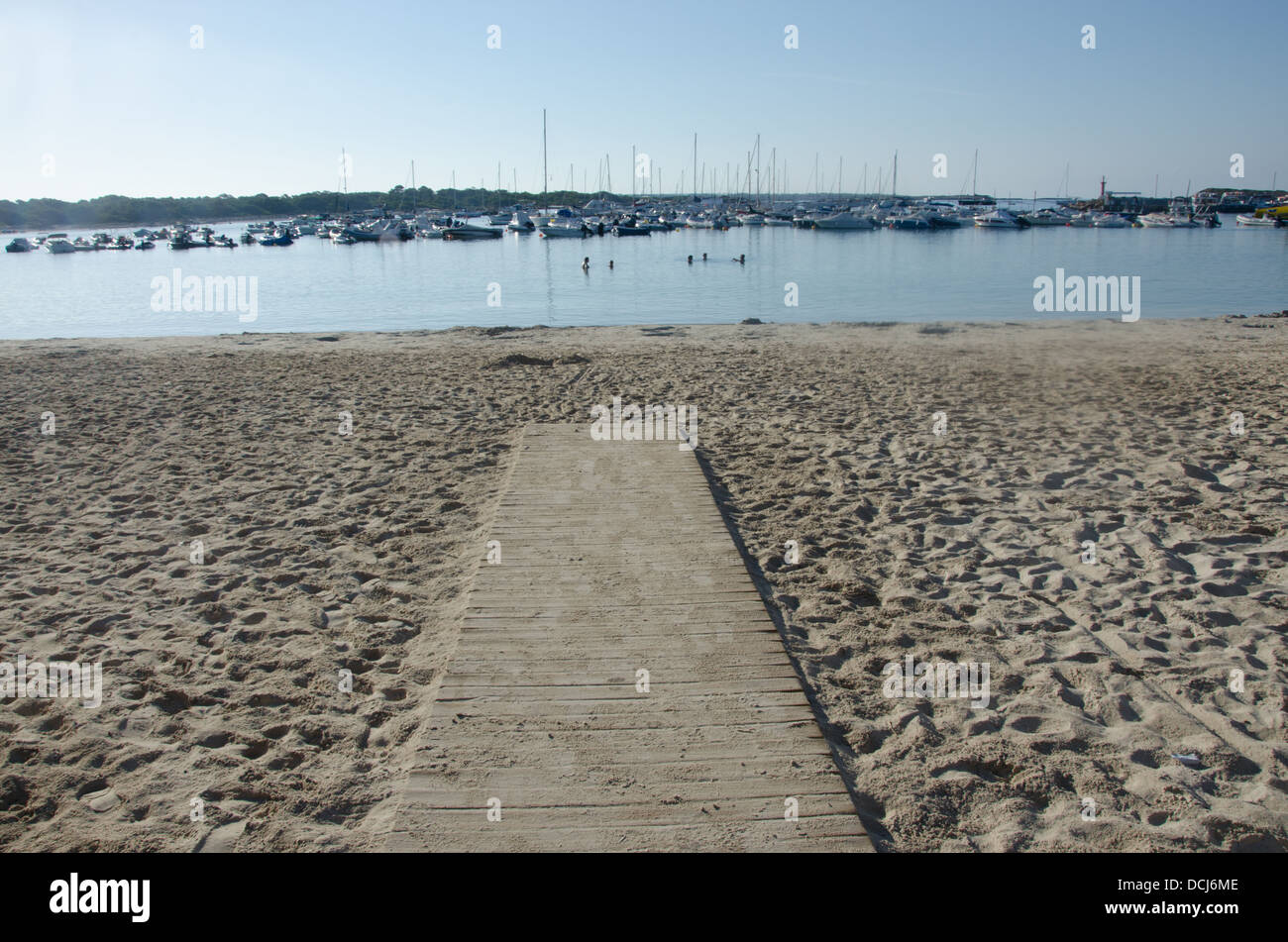 Percorso di legno per la spiaggia Foto Stock