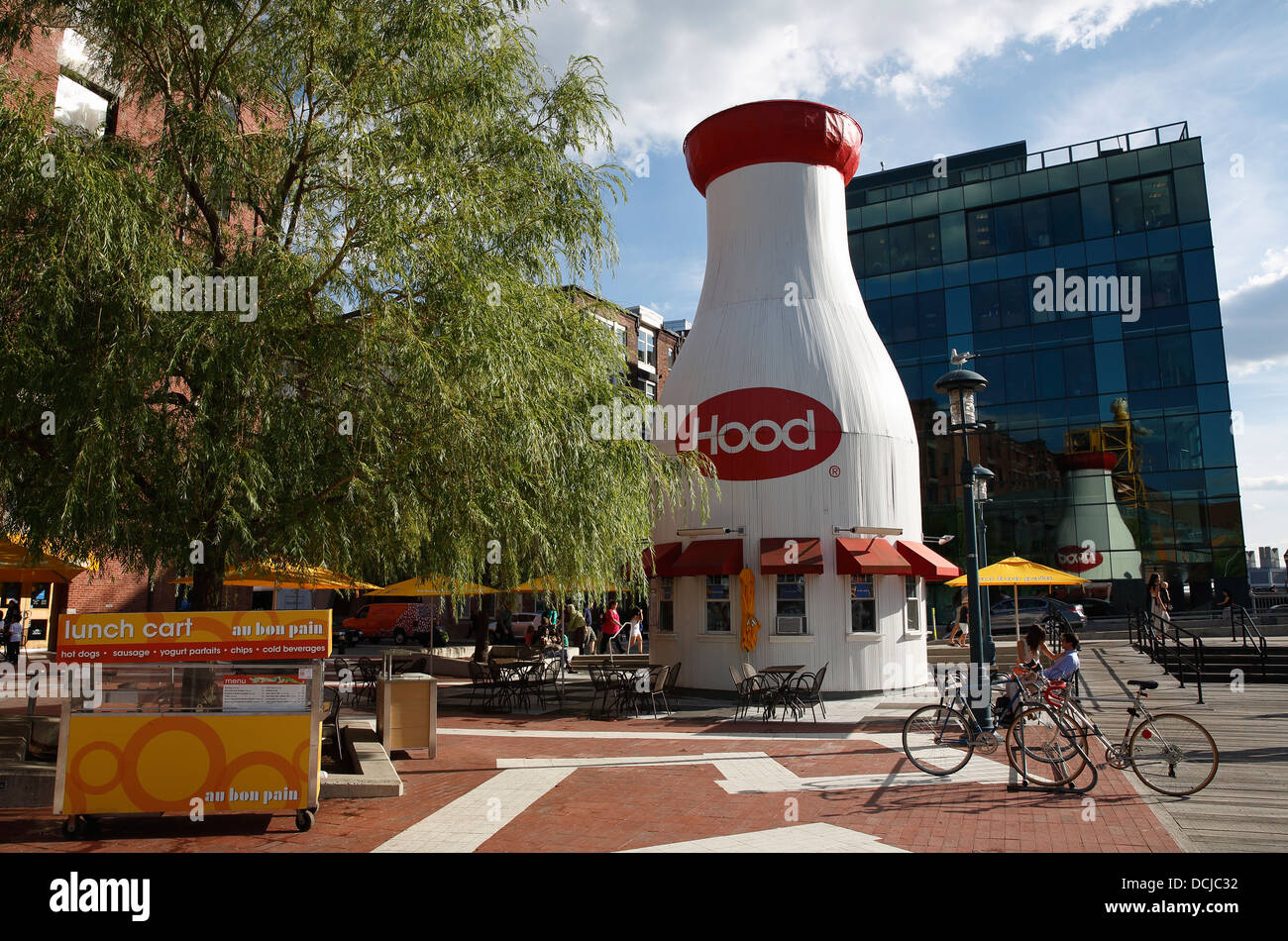 Gigante bottiglia di latte presso il Museo dei Bambini di Boston, Massachusetts Foto Stock