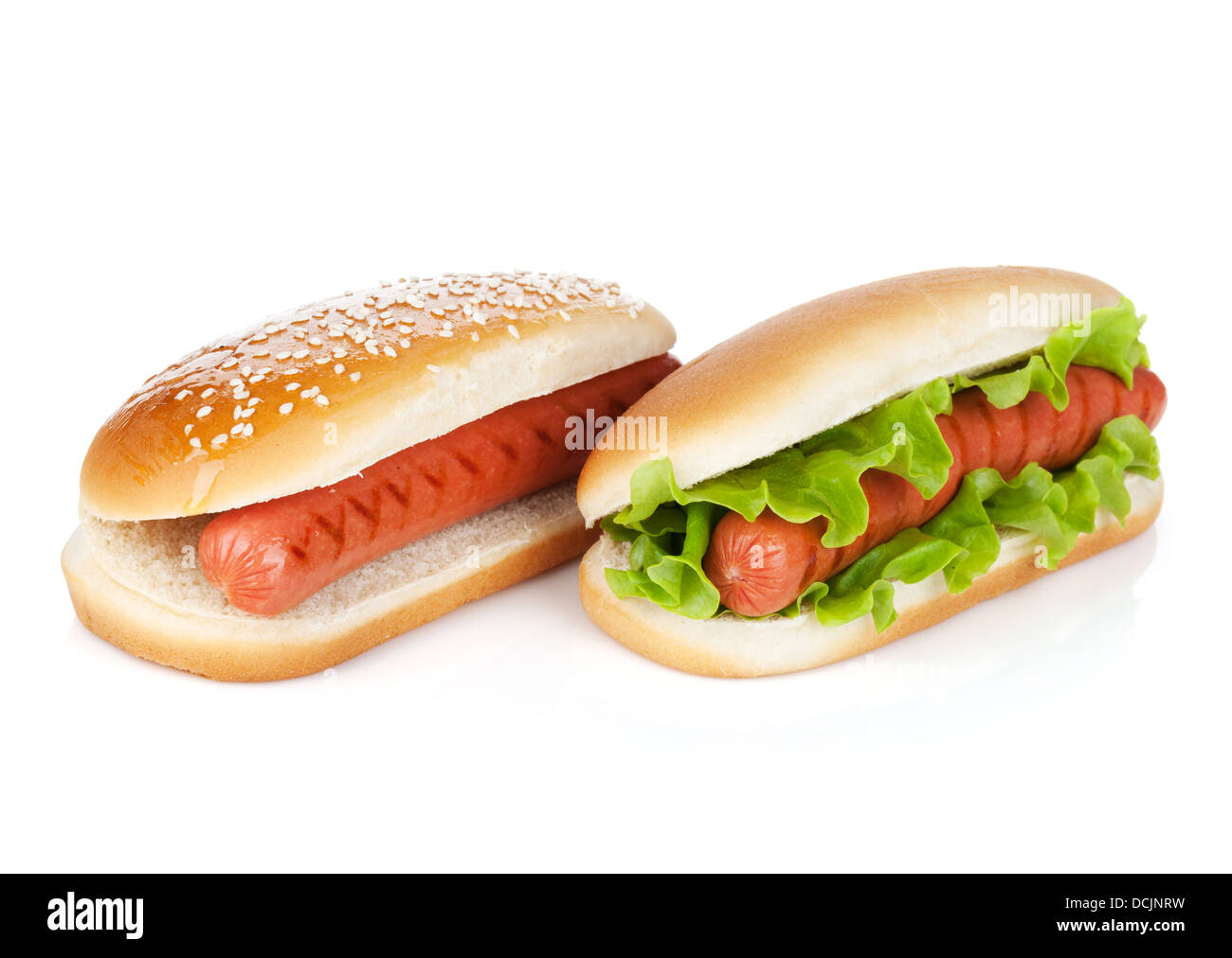 Due hot dogs con vari ingredienti. Isolato su sfondo bianco Foto Stock