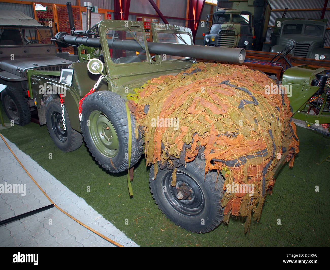 Jeep con 105mm Recoilless Rifle in Aalborg Forsvars- og Garnisonsmuseum Foto Stock