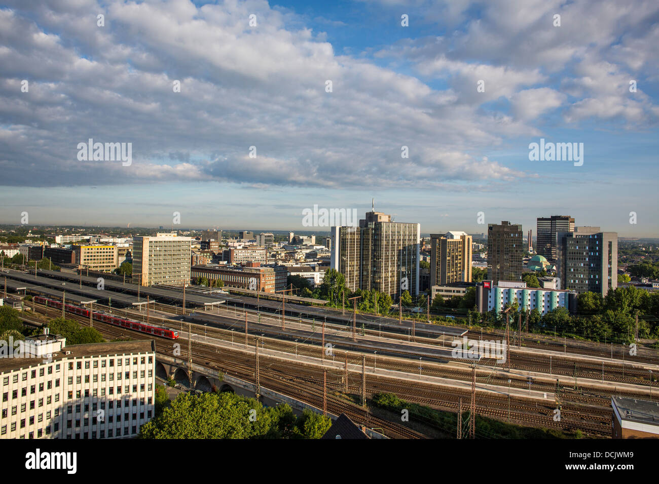 Essen, Ruhr-zona, vista panoramica del centro della città e dalla stazione ferroviaria principale. Foto Stock