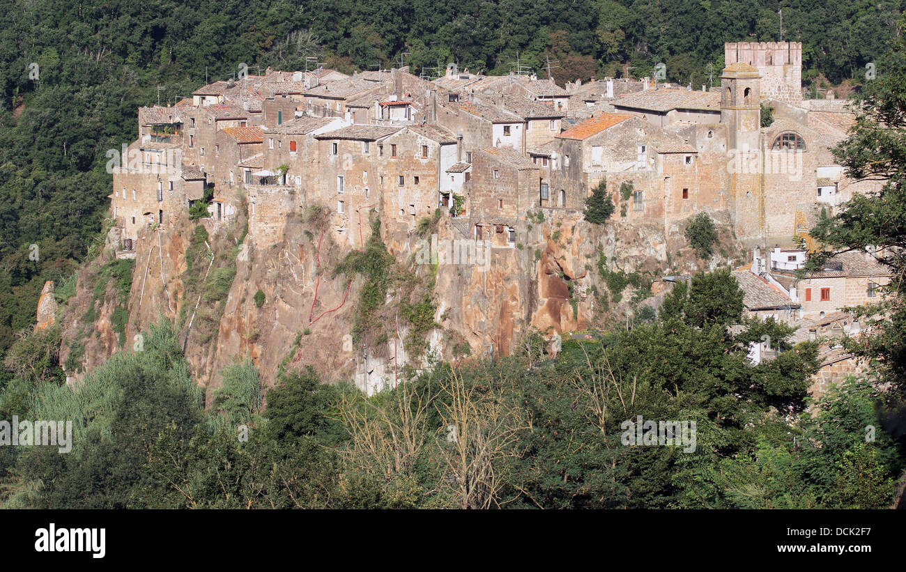 Antico borgo panoramica, Calcata, Italia Foto Stock