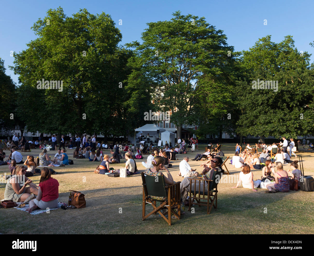 Concerto serale - Grosvenor Square - Londra Foto Stock