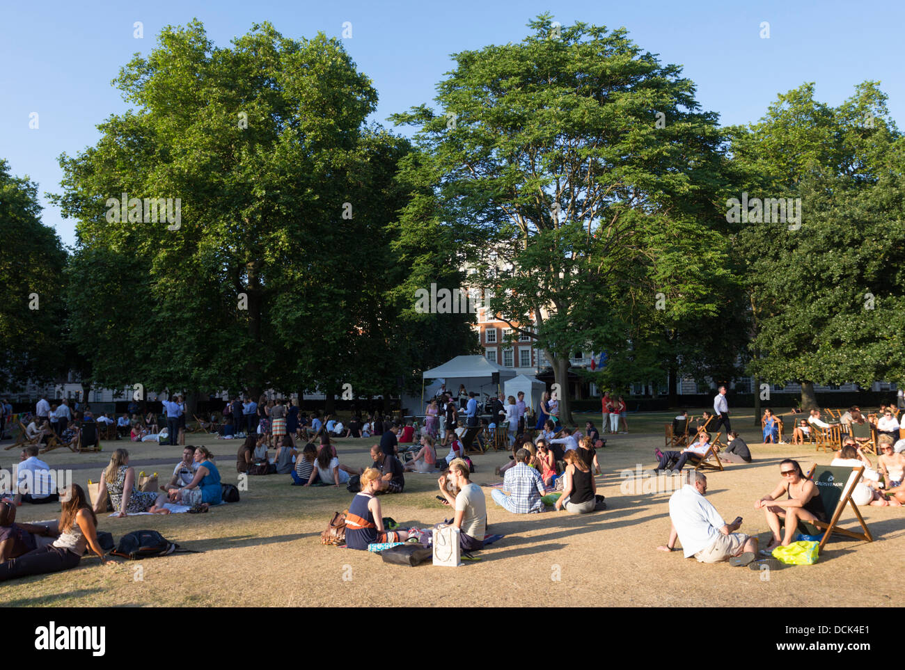 Concerto serale - Grosvenor Square - Londra Foto Stock