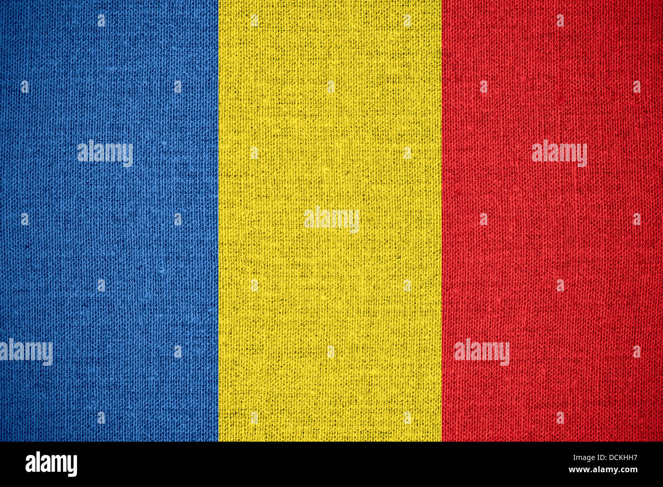 Bandiera della Romania o rumeno banner su tela lo sfondo Foto Stock