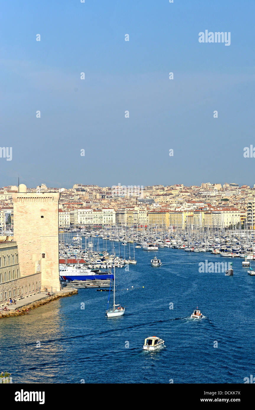 Entrata del Vieux port Marseille Bouche-du-Rhone Cote d Azur Francia Foto Stock