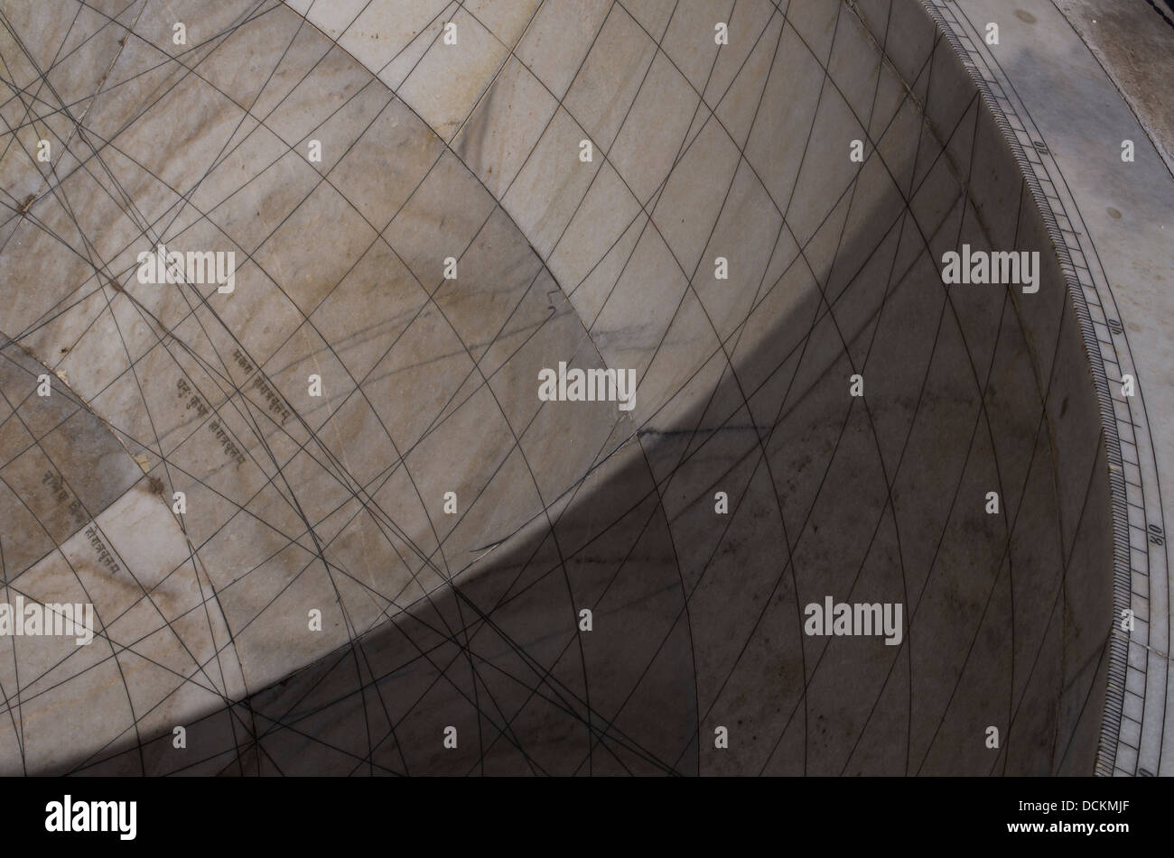 Yantra un dispositivo astronomico a Jantar Mantar Observatory - Jaipur, Rajasthan, India Foto Stock