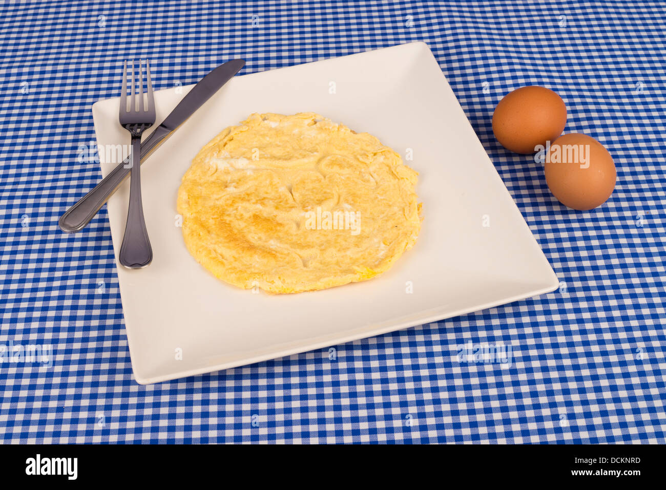 Appena la frittata fatta in casa insieme con l'ingrediente Foto Stock