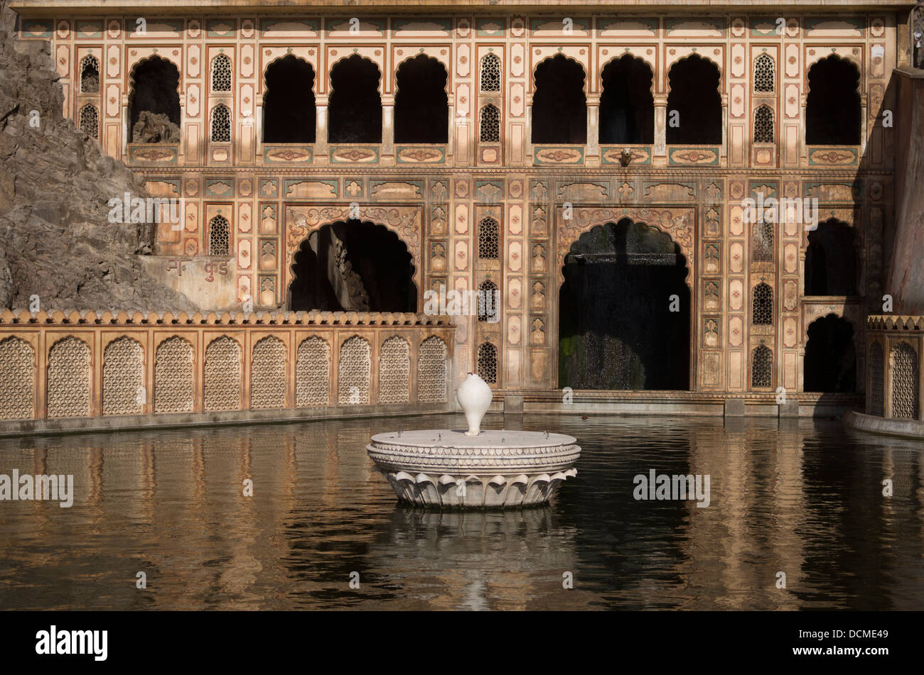 Galta Monkey Palace / Temple - Jaipur, Rajasthan, India Foto Stock