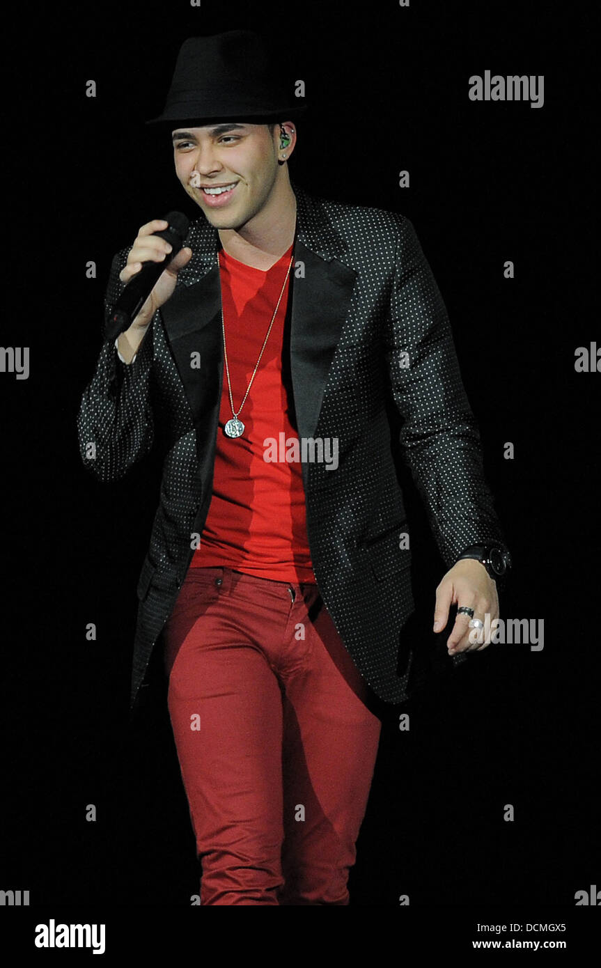 Prince Royce compie durante il 'euforia World Tour' all'American Airlines Arena di Miami in Florida 22.10.11 Foto Stock