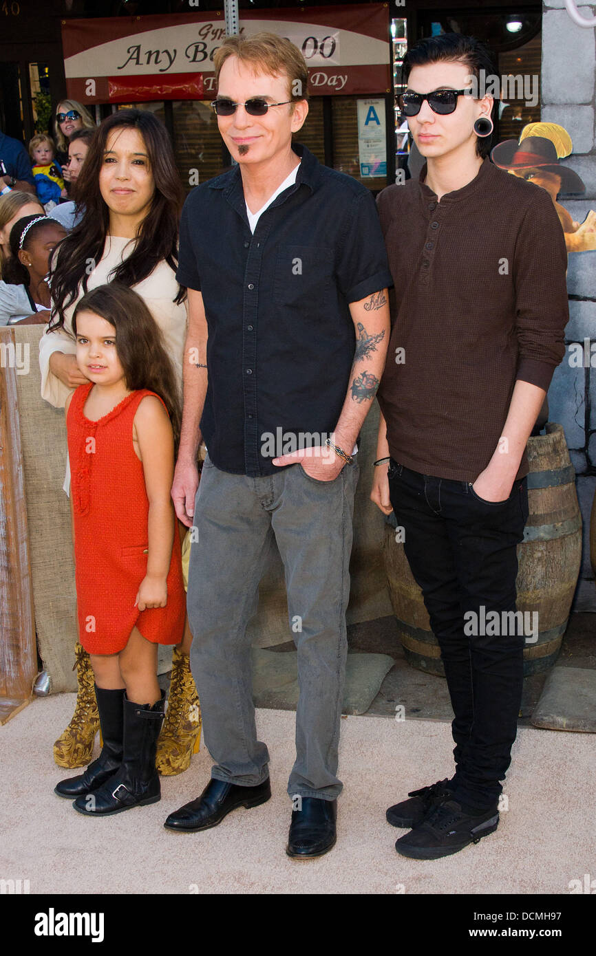 Billy Bob Thornton con la sua fidanzata Connie Angland, e i bambini di Los Angeles prima di 'Puss In Boots" tenutasi presso la reggenza di Los Angeles, California - 23.10.11 Foto Stock Billy Bob Thornton con la sua fidanzata Connie Angland, e i bambini di Los Angeles prima di 'Puss In Boots" tenutasi presso la reggenza di Los Angeles, California - 23.10.11 Foto Stock