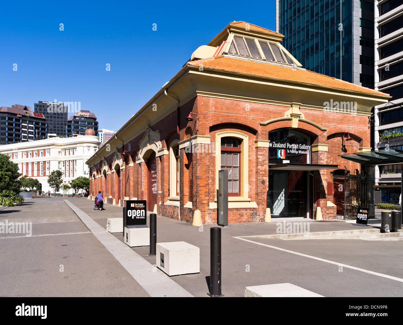 Dh Lambton Porto Wellington Nuova Zelanda Nuova Zelanda Il Portrait Gallery molo vecchio edificio adibito a magazzino Foto Stock