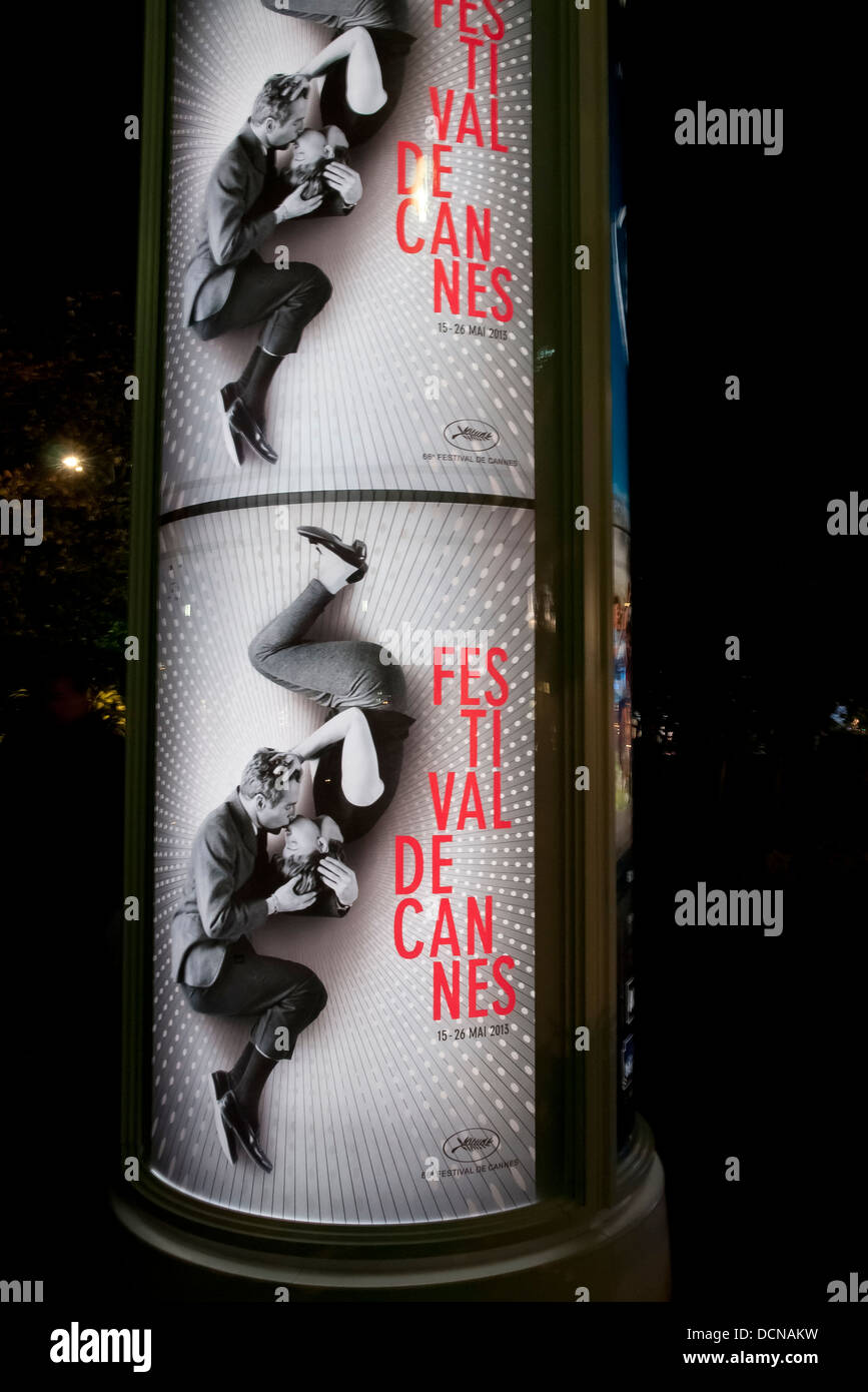 Supporto pubblicitario con un poster pubblicitari il Festival del Cinema di Cannes Foto Stock