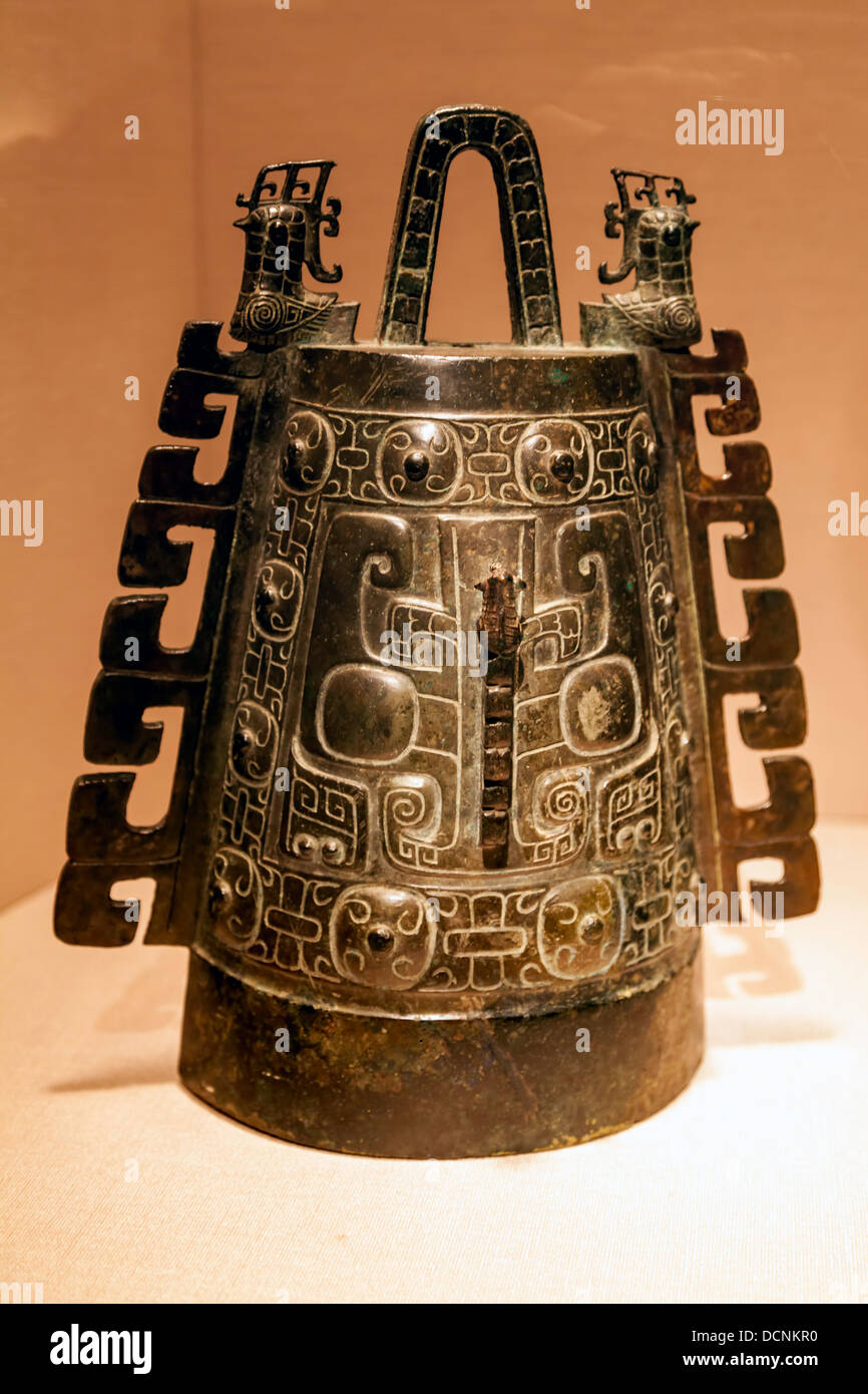 Campana di bronzo, dinastia Shang, 13al XII secolo A.C. Foto Stock