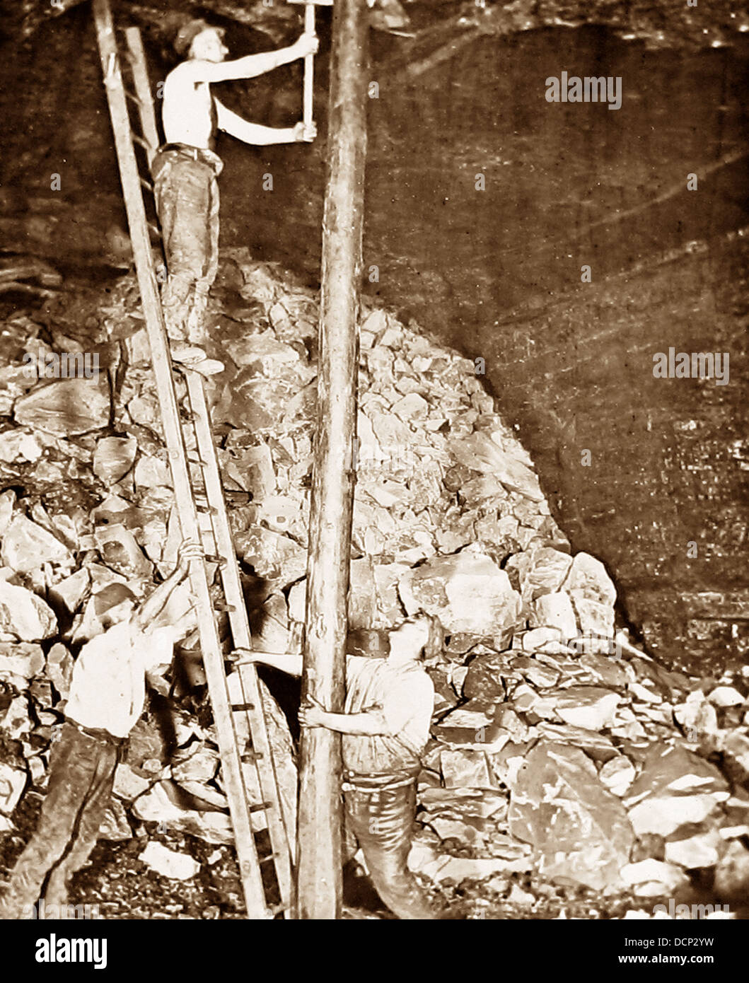 Raccordo di minatori lungo pit puntelli periodo Vittoriano Foto Stock