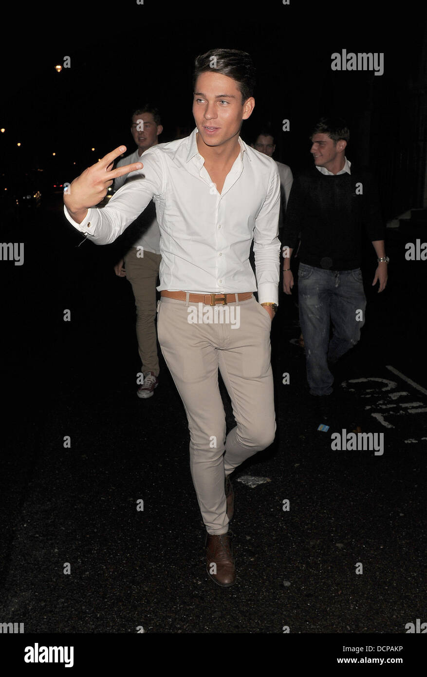 Il solo modo è Essex star Joey Essex lasciando Aura nightclub. Londra, Inghilterra - 03.11.11 Foto Stock