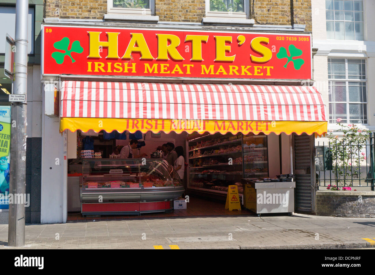 Harte's Irish Meat Market negozio di macellaio in Peckham, Londra del sud. Foto Stock