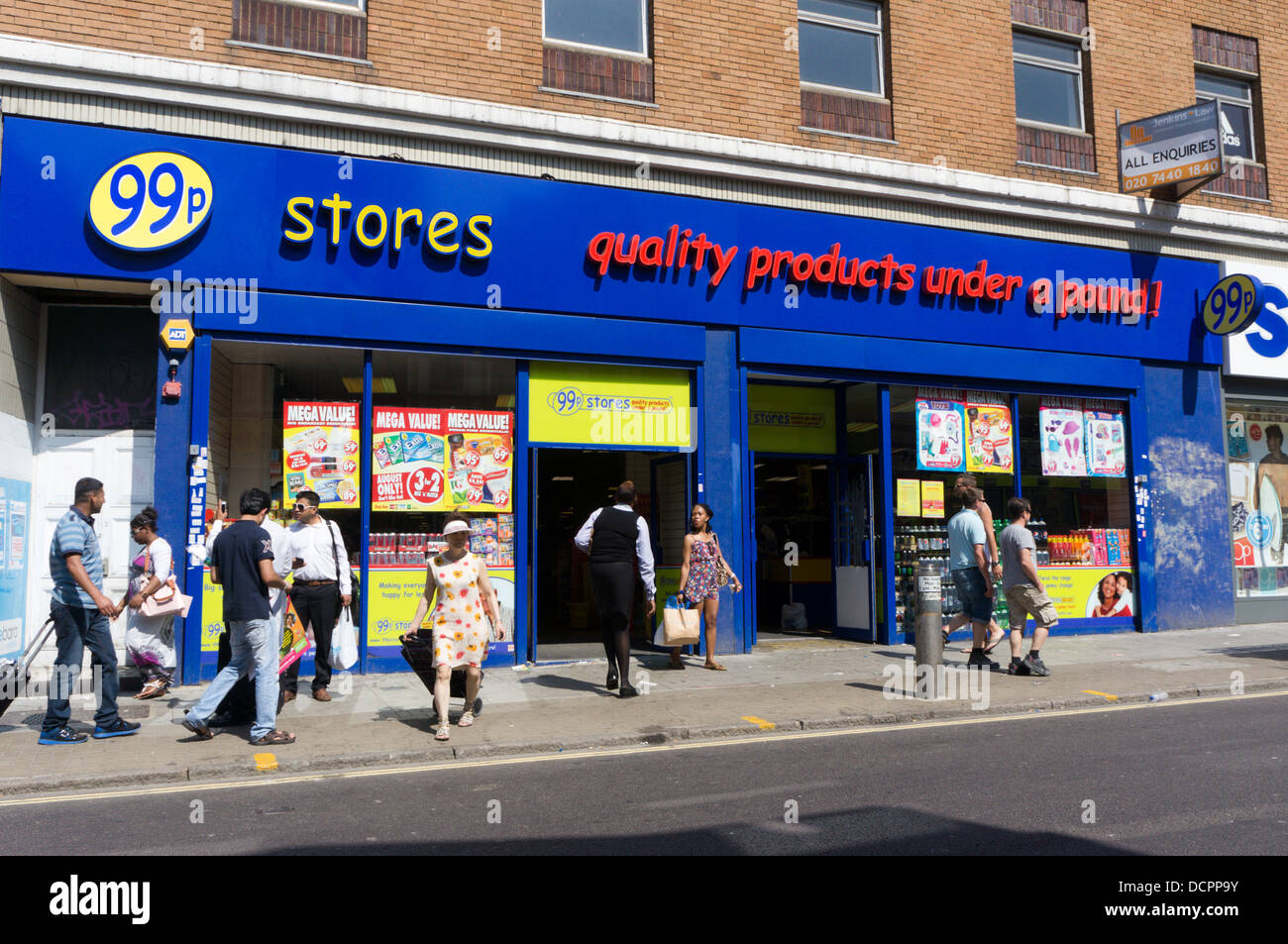 99p memorizza lo sconto shop in Rye Lane, Peckham, Londra del sud Foto Stock