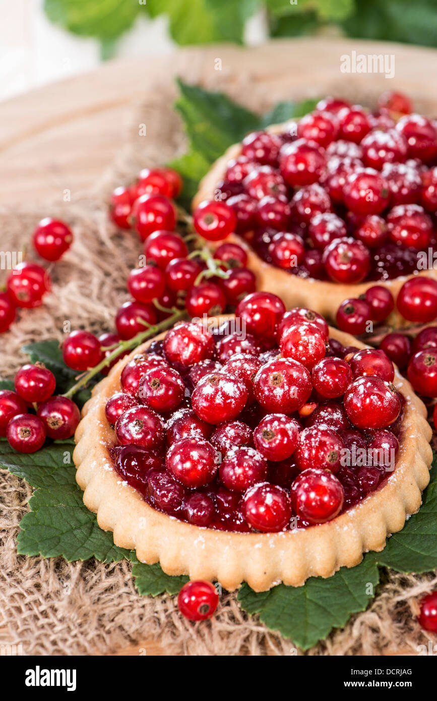 Ribes rosso tortina con frutta fresca Foto Stock