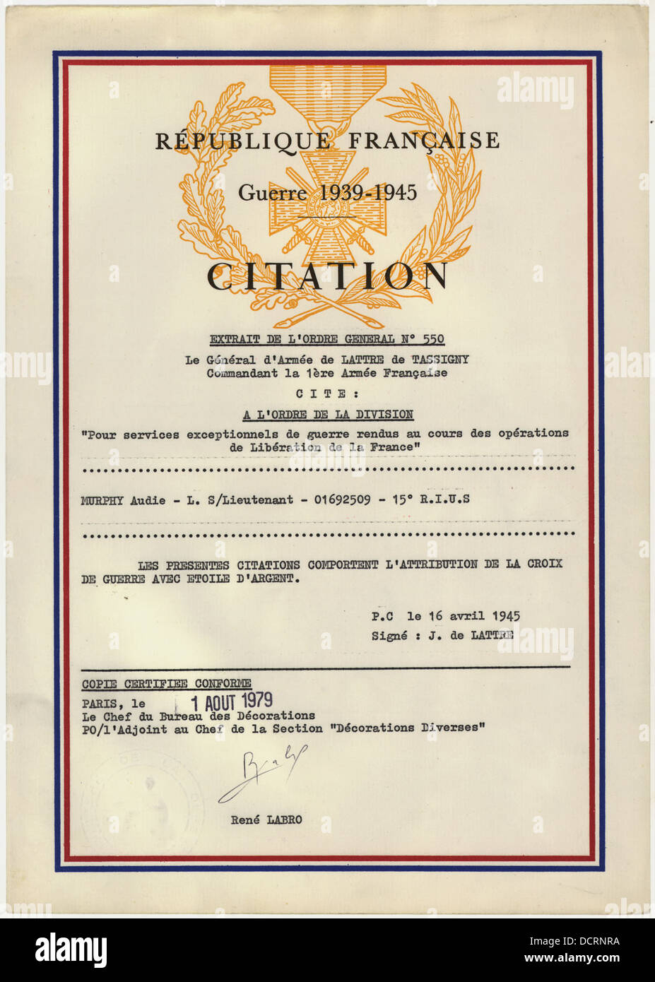 Il De la Croix de Guerre è un prestigioso riconoscimento militare dato per atti di eroismo in combattimento. Questa fotografia segna il momento della sua presentazione. Foto Stock