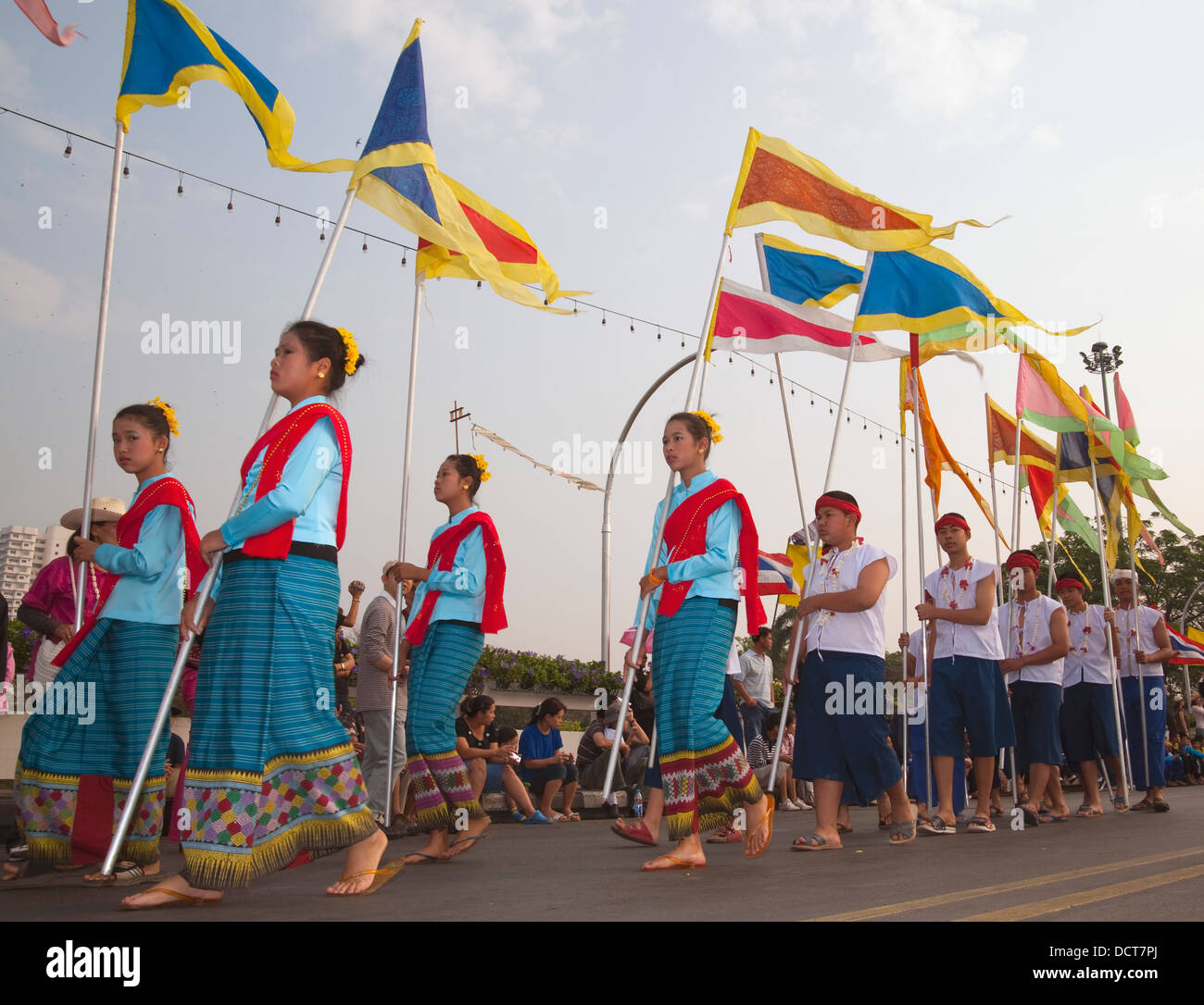 Portabandiera, Festival dei Fiori, Chiang Mai, Thailandia Foto Stock