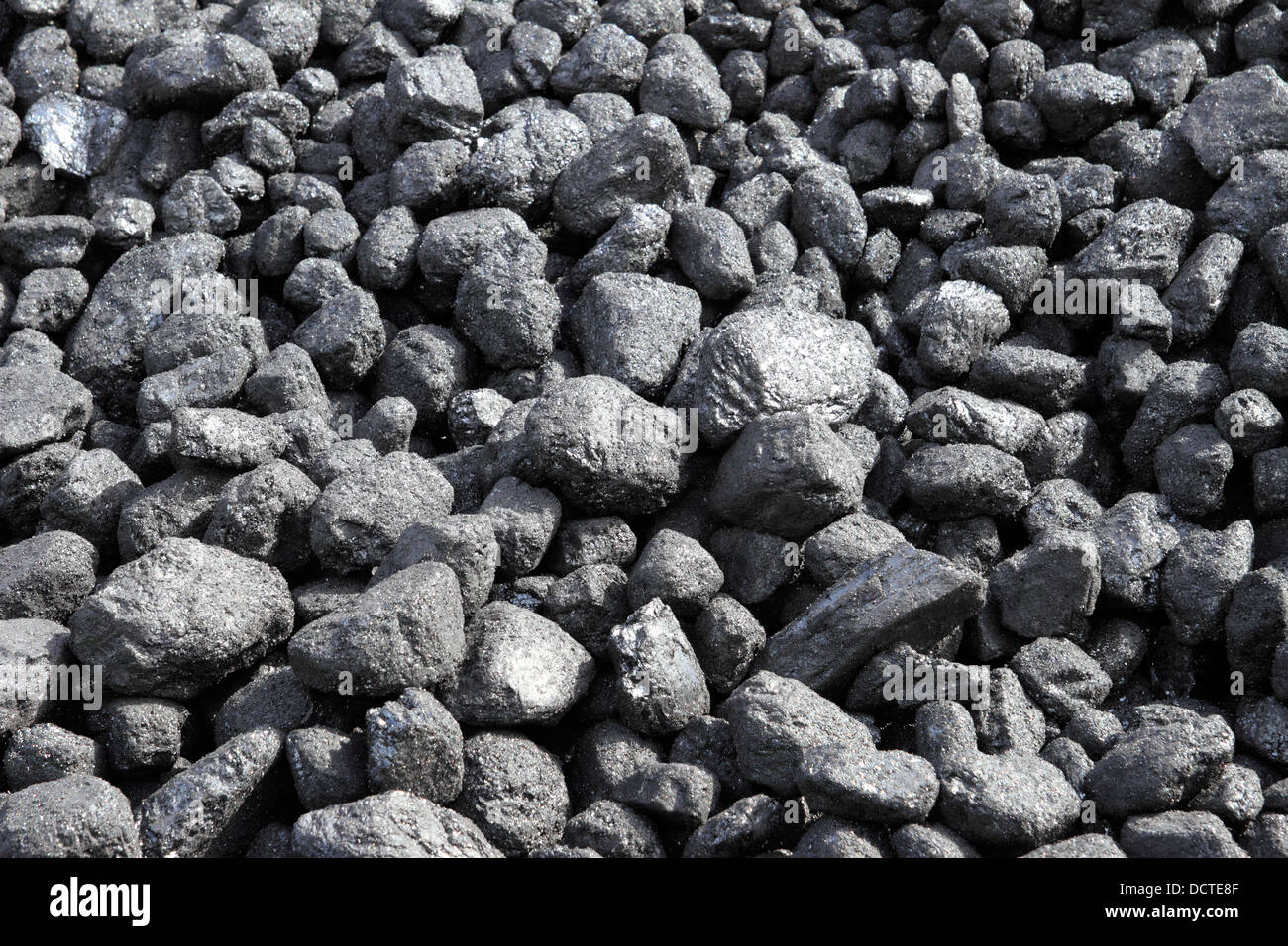 Grumi di carbone in un mucchio Foto Stock