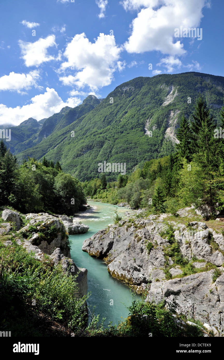 Soca fiume nelle Alpi Giulie, Slovenia. Foto Stock