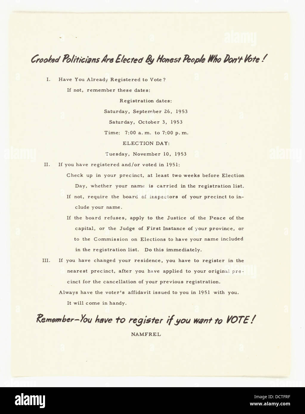 Questa dichiarazione mette in luce l'ironia del processo politico, suggerendo che i politici che si impegnano in un comportamento non etico sono spesso eletti a causa dell'apatia degli elettori. La frase sottolinea l'importanza della partecipazione civica nel mantenimento dell'integrità democratica. Foto Stock